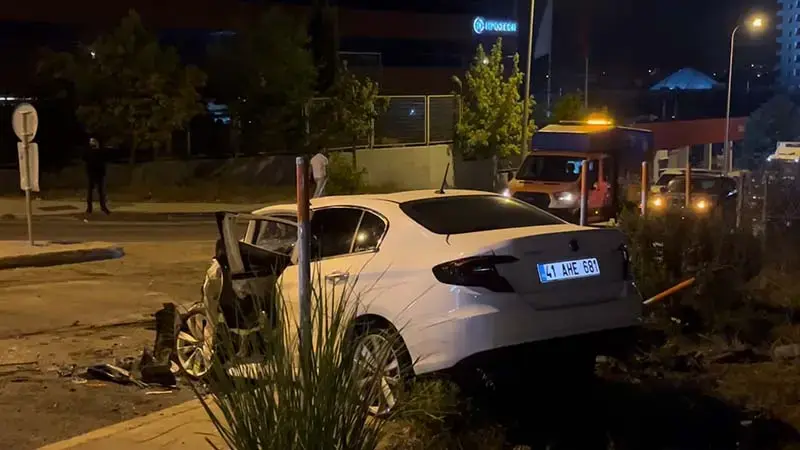 Sancaktepe’de 3 aracın karıştığı kazada 5 kişi yaralandı