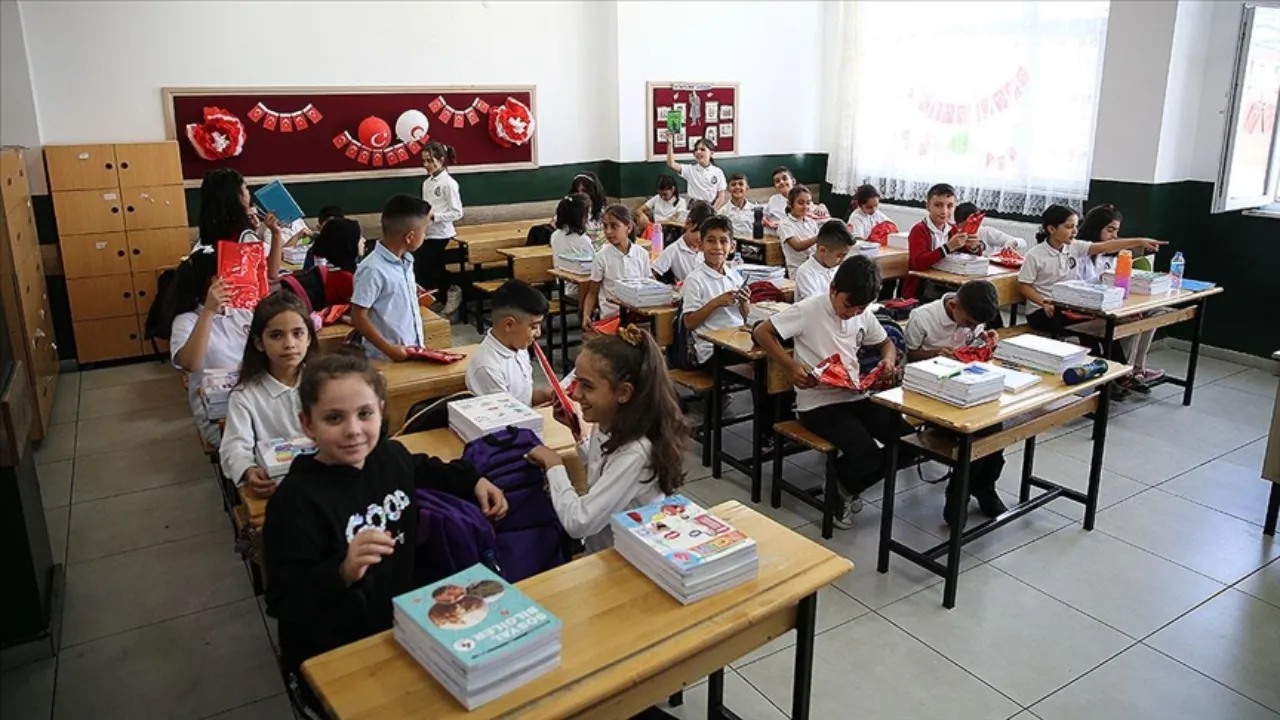 Eğitime LGS arası: Okullar Cuma günü tatil
