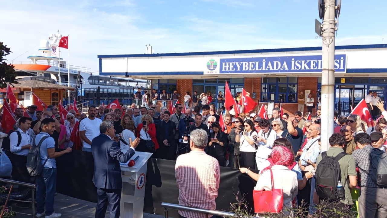 Heybeliada hazırlığı protesto edildi: Casus yetiştirme merkezi ruhban okulu açılamaz