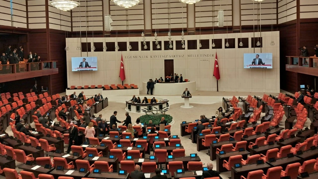 Muhalefetin emekli aylığı önerilerini reddeden AKP'den 'toparlayacağız inşallah' açıklaması