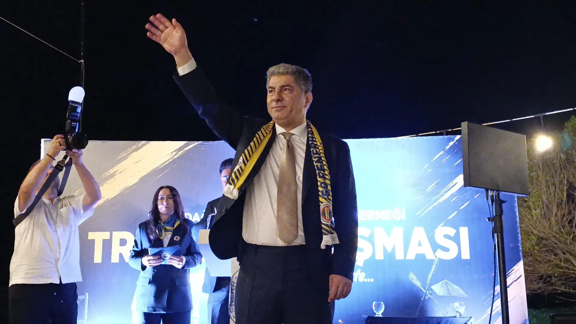 Hakan Safi: Fenerbahçe'ye dünya yıldızları getireceğiz