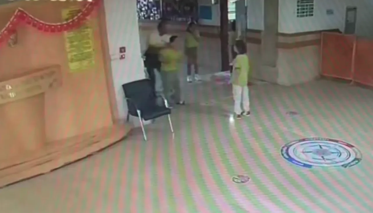 Saniyelerle yarış kamerada! Öğretmenin heimlich müdahalesi hayat kurtardı