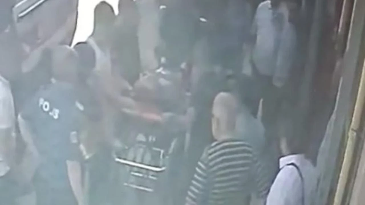 Tamir etmek istediği otomobilin altında kaldı