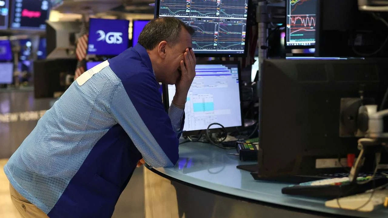 New York borsası enflasyon ve jeopolitik risklerle düşüşle açıldı