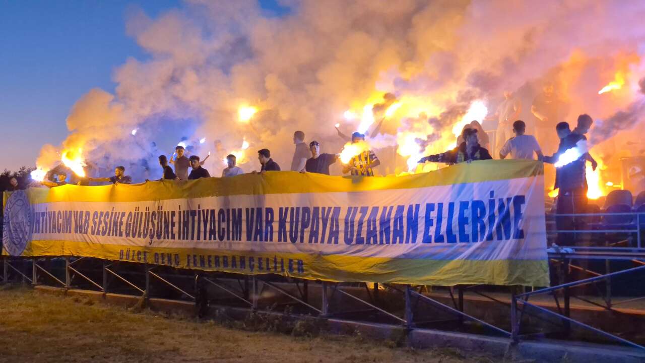 Fenerbahçeli futbolculara taraflardan sürpriz! Topuk Yaylası'ndan renkli görüntüler