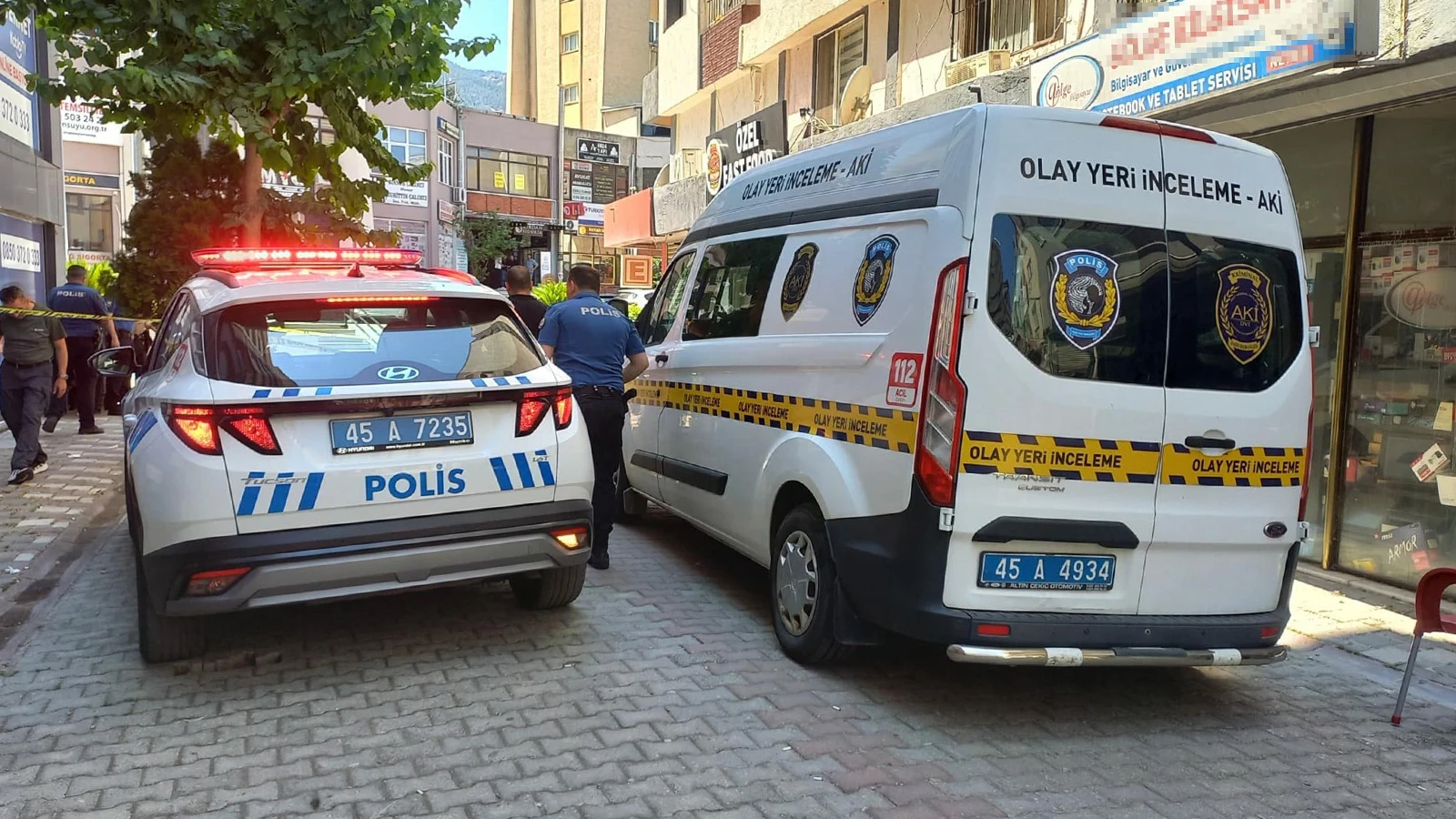 Manisa'da balkondan düşen kadın ağır yaralandı