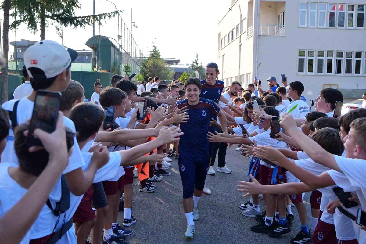 Trabzonspor'da Aral Şimşir ilk antrenmanına çıktı