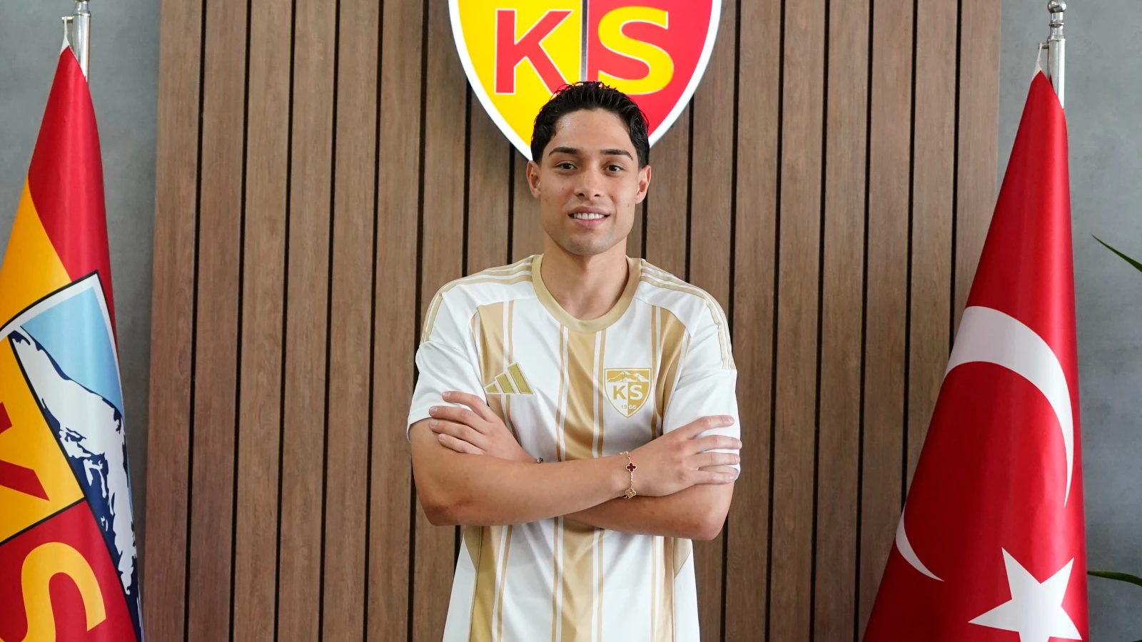 Kayserispor, Talha Sarıarslan ile nikah tazeledi