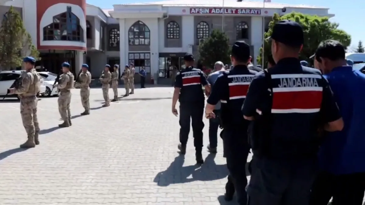 MASAK inceledi jandarma düğmeye bastı... 16 ilde dev yasa dışı bahis operasyonu | 114 milyonluk ağ...