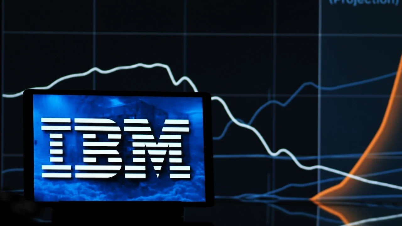 IBM'den ikinci çeyrekte beklenti altı kâr