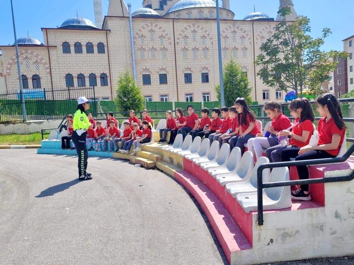 Bilecik'te Miniklere Trafik Eğitimi
