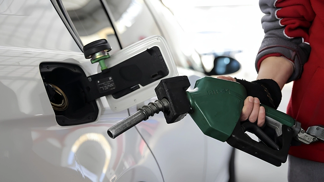 Akaryakıta yine zam geldi! Asıl korkutan petrol fiyatları!