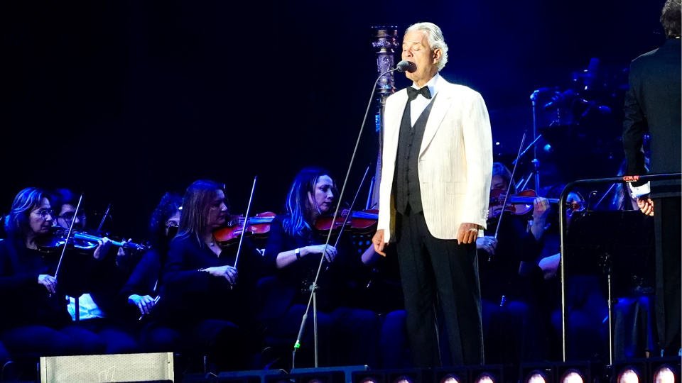 Dünyaca ünlü İtalyan tenor Andrea Bocelli'den İstanbul'da stadyum konseri