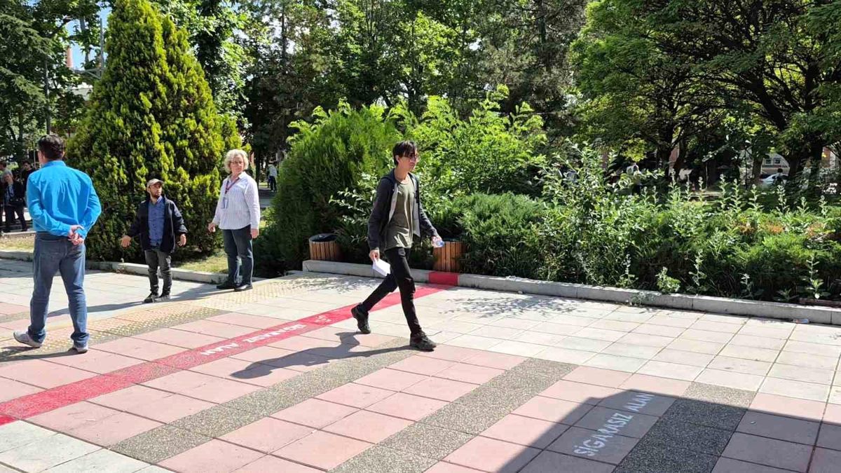 Adayı son anda sınava yetiştiren yakını: "Koş, ben mi koşacağım peşinden"