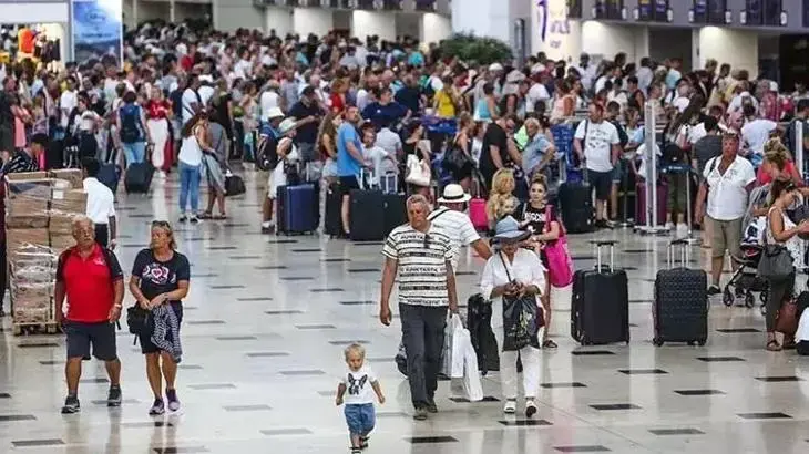 Yerli turistin seyahat harcaması 1'inci çeyrekte 102,3 milyar TL oldu