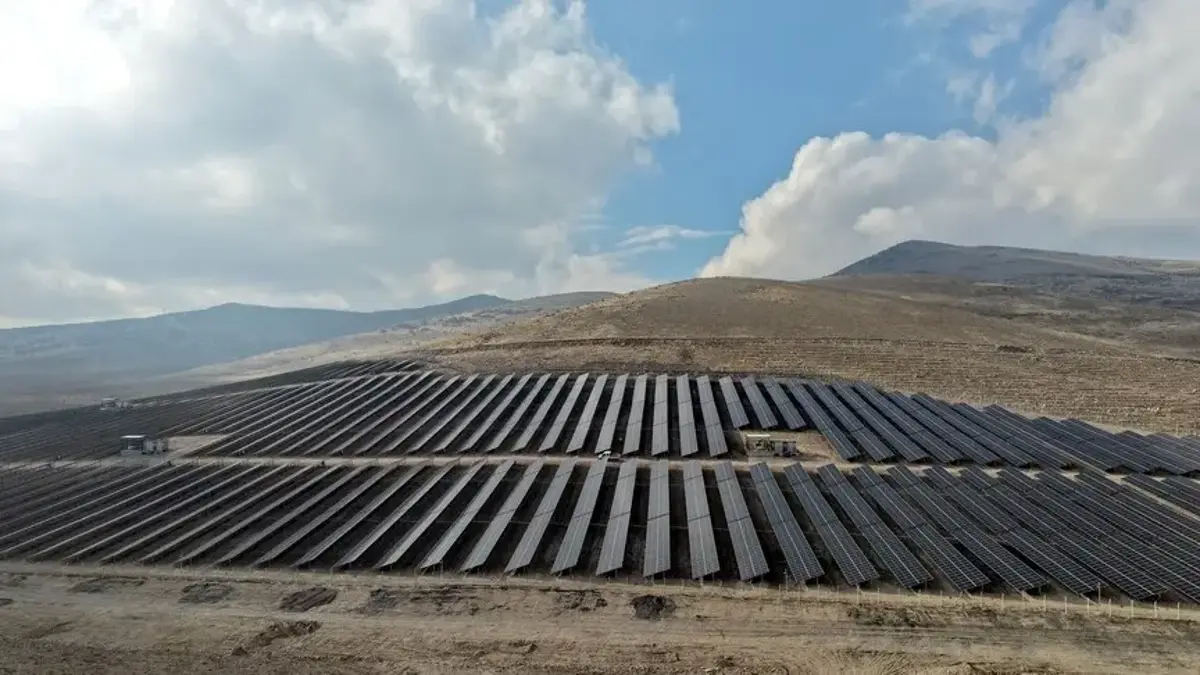 Güneş enerjisinde yeni rekor! Türkiye'de günlük elektrik üretimi yılın zirvesine çıktı