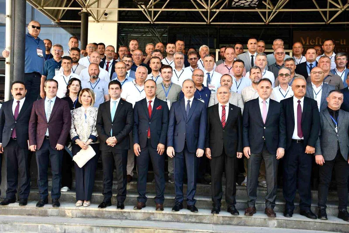 81 ilin öğretmenevi müdürleri Hakkâri'de buluştu