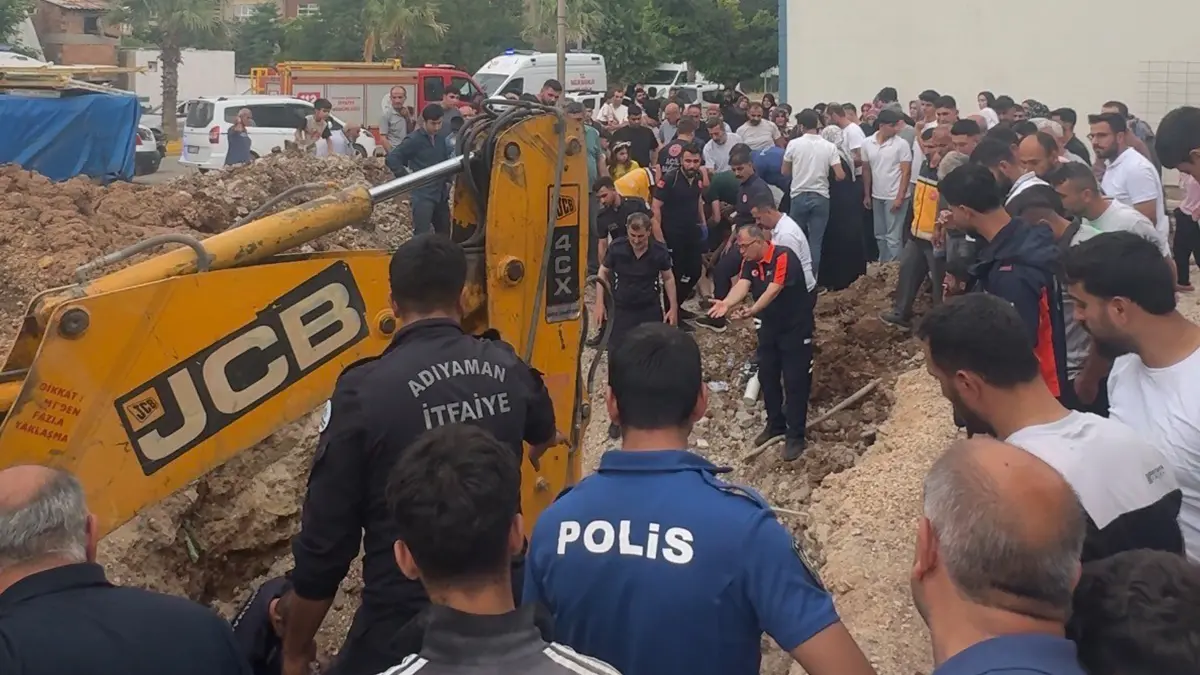 Kuyu çalışmasında göçük: Baba ve oğlu enkaz altında kaldı