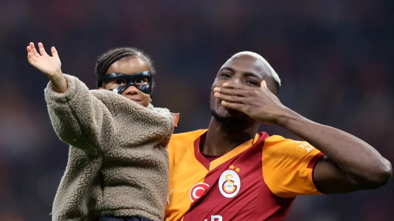 Osimhen: “Bulunduğum kulüpte mutluyum”