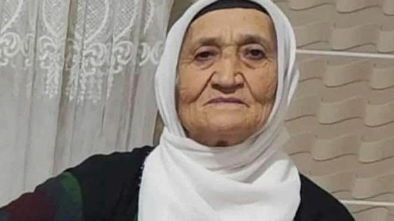 Balkonunda oturan 77 yaşındaki kadın hayatını kaybetti