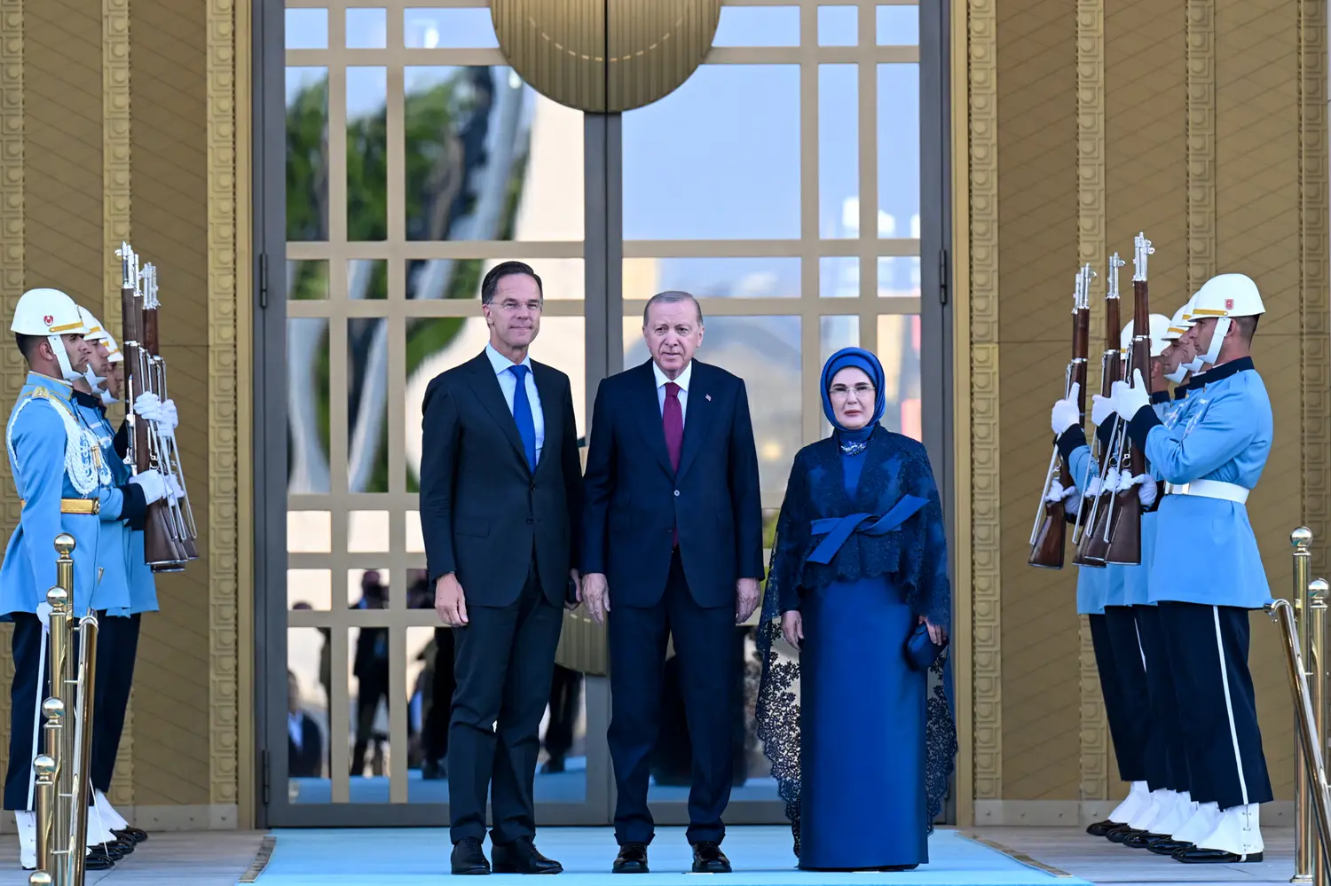 Külliye'de NATO resepsiyonu! Cumhurbaşkanı Erdoğan, liderler ve eşlerini karşıladı