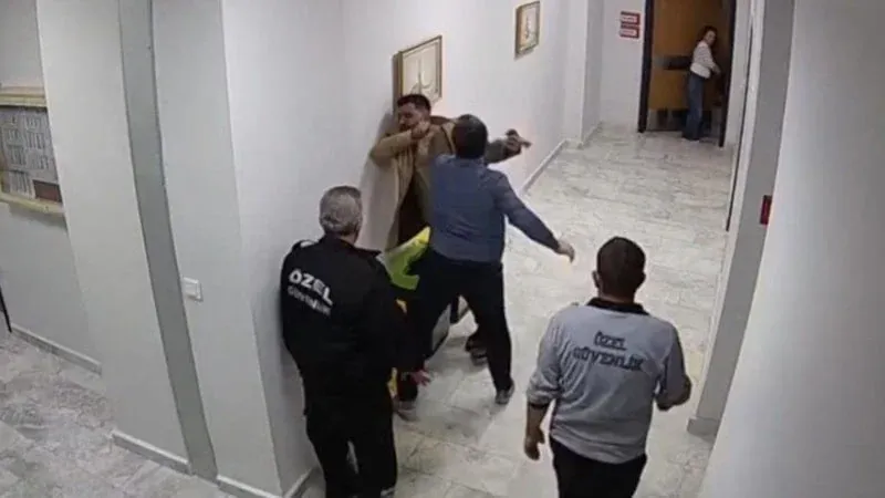 Hastaneler Allah'a Emanet: Müdür, Memuru Dövdü