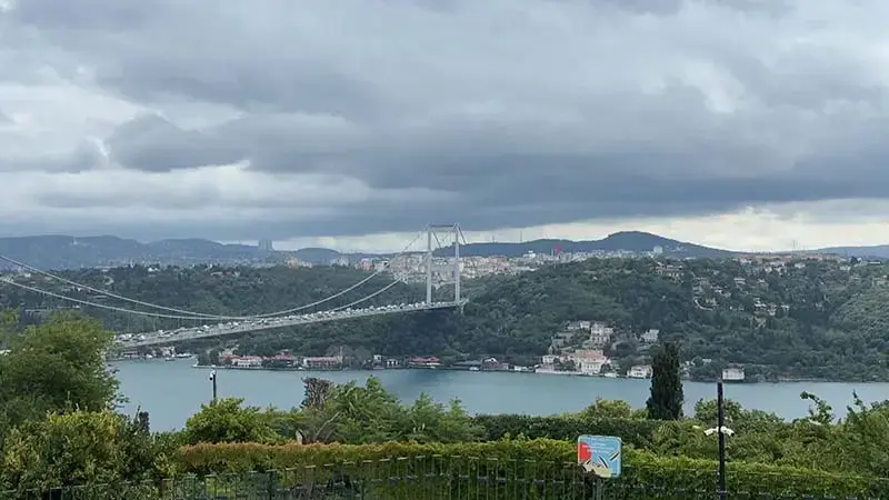 İstanbul'da gökyüzünü kara bulutlar kapladı