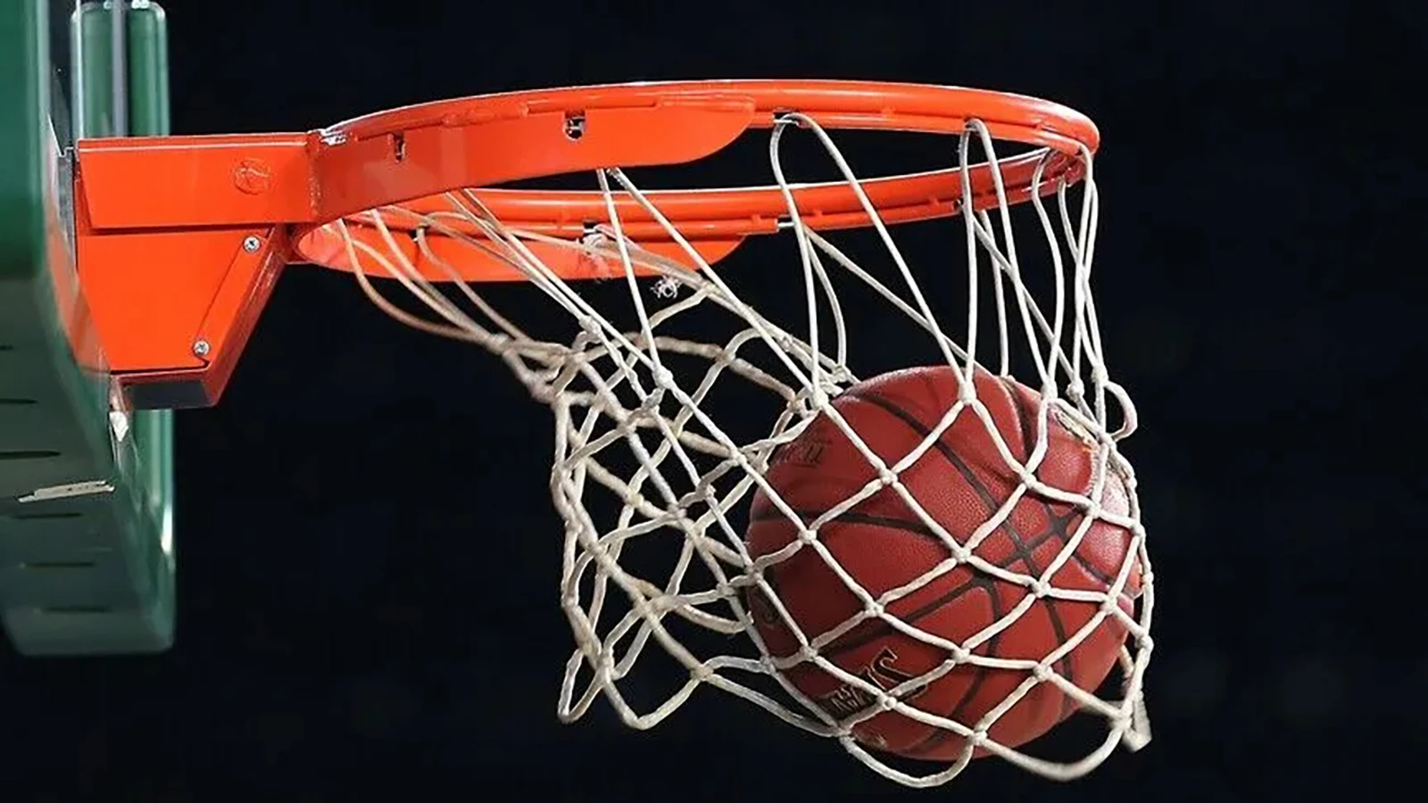 FIBA, basketbolda kural değişikliklerine gitti