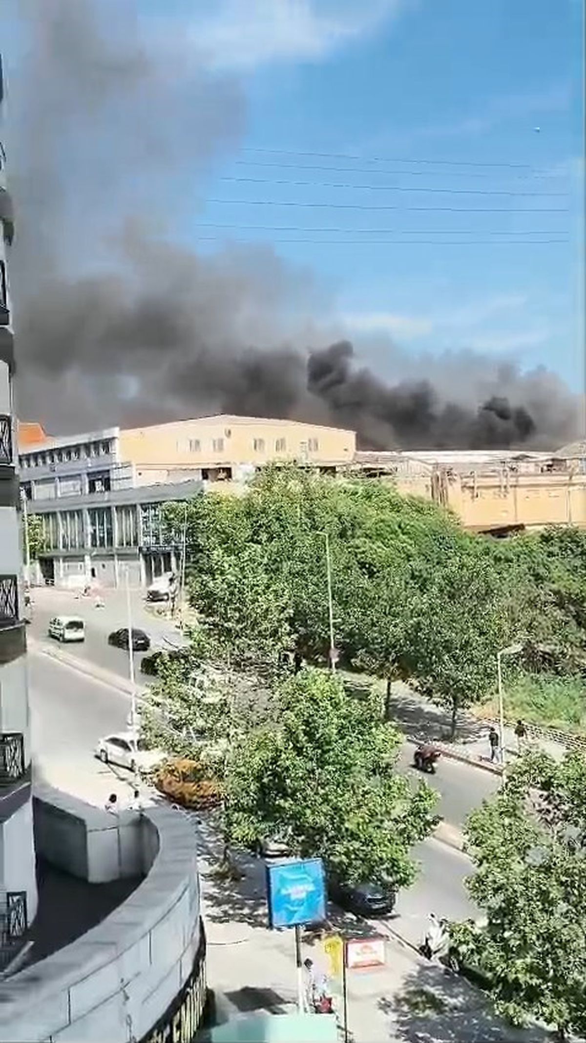 Esenyurt'ta fabrikada yangın