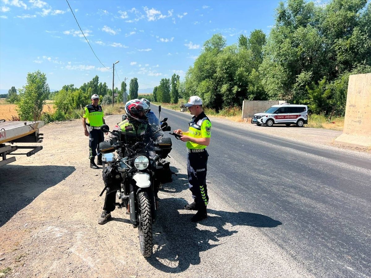 Muş'ta motosiklet sürücülerine yönelik denetim yapıldı