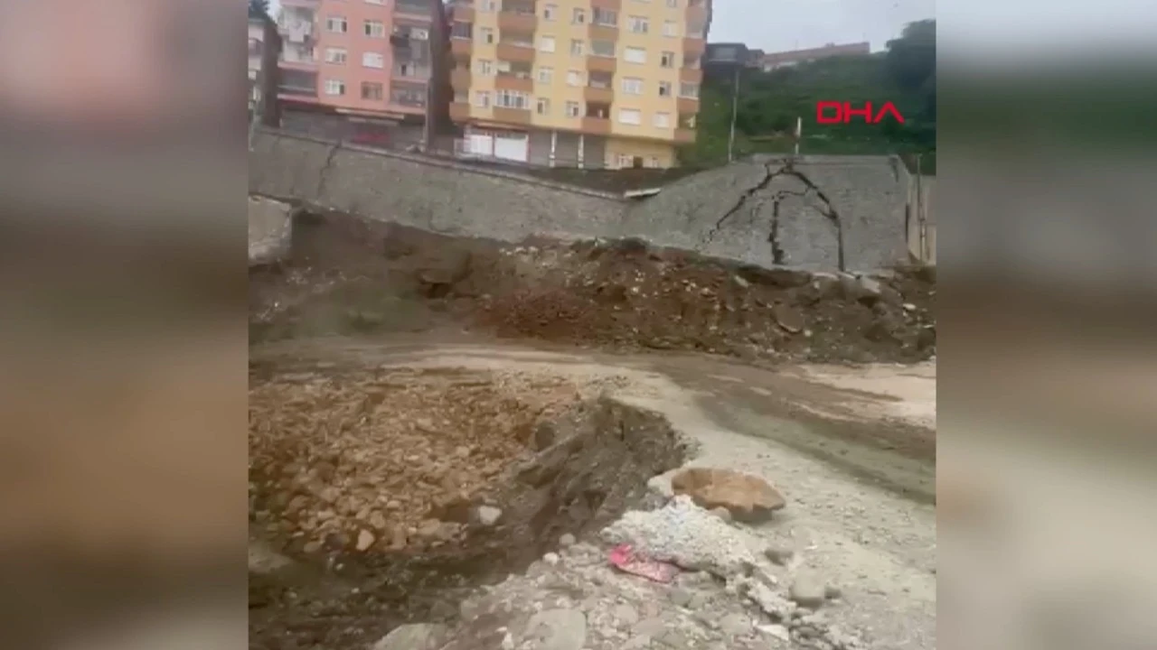 Rize'de yurt inşaatı kazısında istinat duvarı çöktü