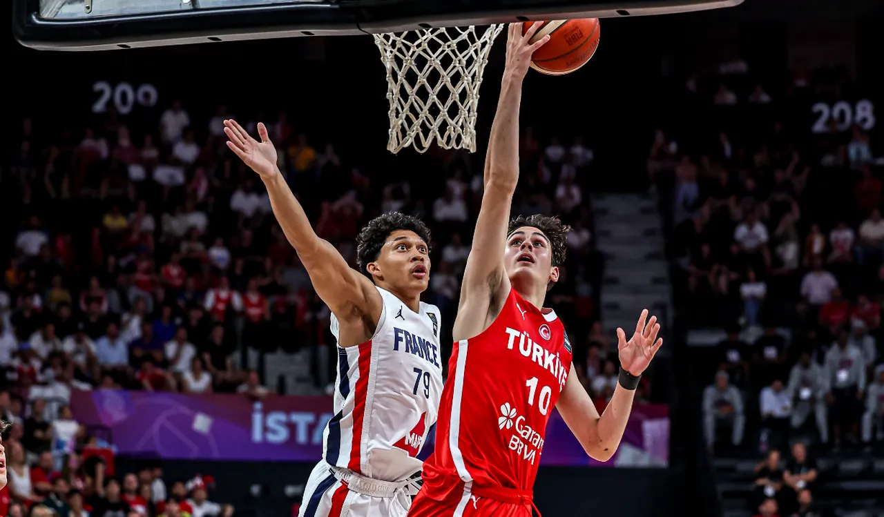 Türkiye-Sırbistan basketbol maçı ne zaman, hangi kanalda? U17 Dünya Kupası Basketbol yarı finali bu akşam!