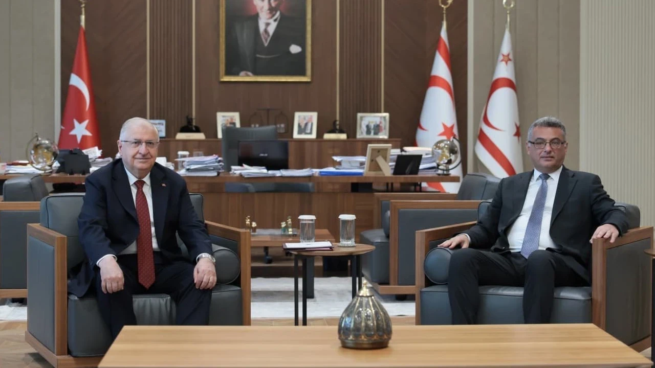 KKTC Cumhurbaşkanı Erhürman, Milli Savunma Bakanı Yaşar Güler ile bir araya geldi