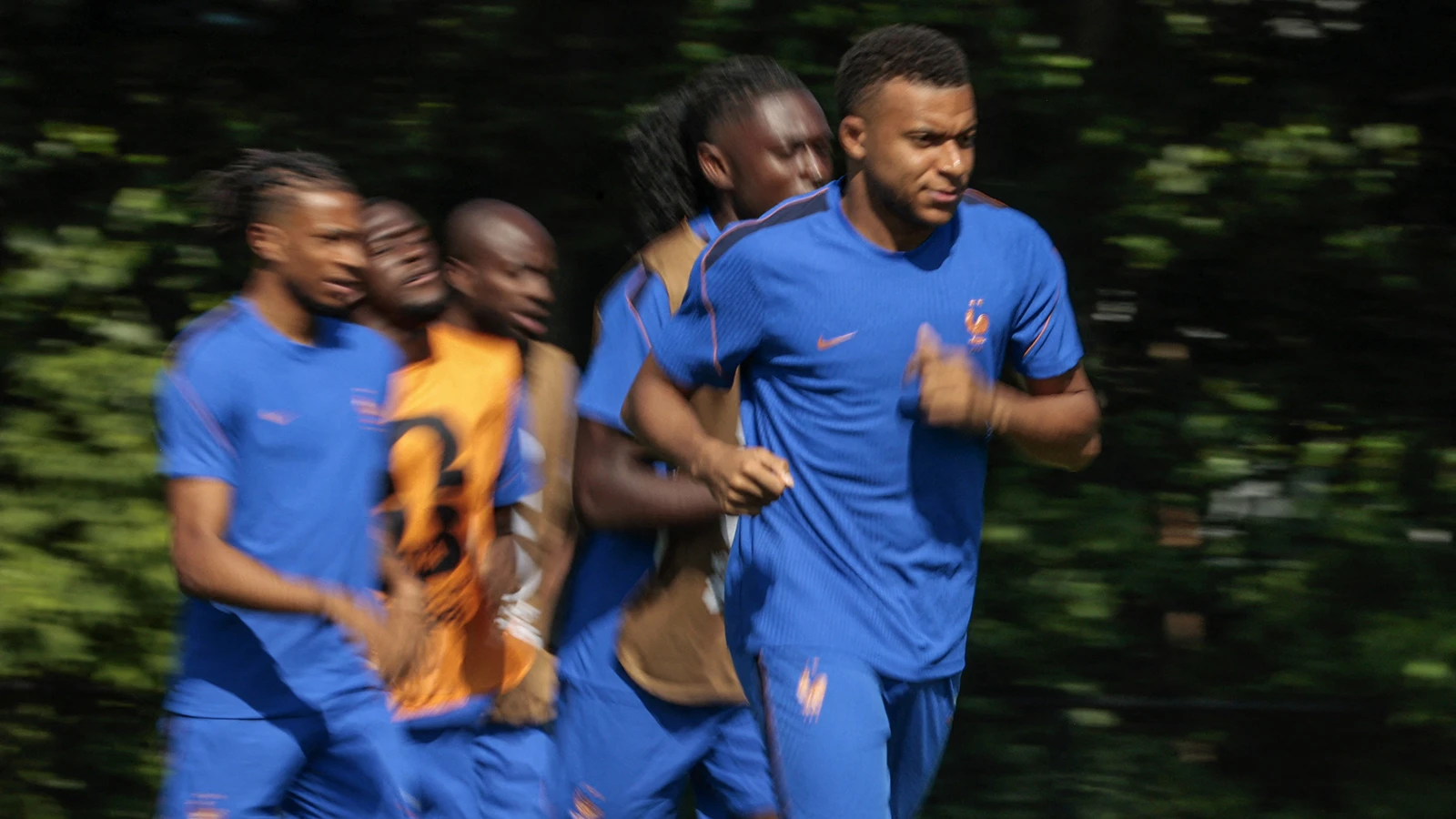 Paraguay, senatörünün Fransız futbolcu Kylian Mbappe'ye yönelik ırkçı paylaşımları nedeniyle özür diledi