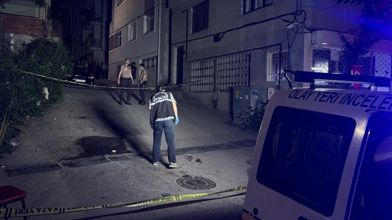 Kıraathane önünde silahlı kavga: İki yaralı