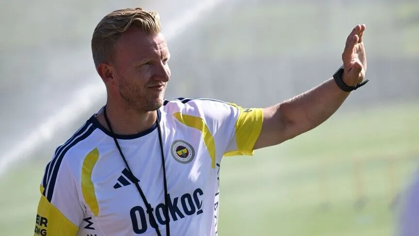 Fenerbahçe'de yardımcı antrenör Dirk Kuyt, basın mensuplarıyla buluştu