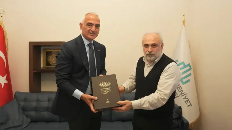 Bakan Ersoy, bilim tarihçisi Prof. Dr. Fazlıoğlu'nu ziyaret etti