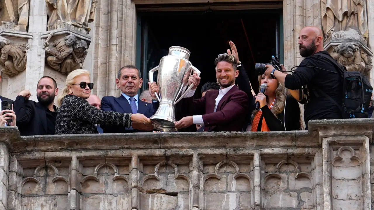 Galatasaray'dan Belçika'da kutlama: Dries Mertens de katıldı!