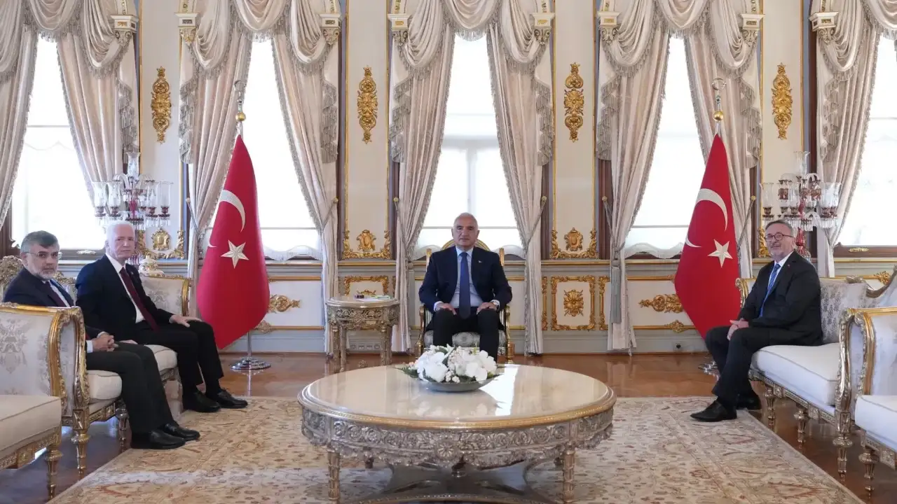 Bakan Ersoy ile Vali Gül İstanbul'un kültür ve turizm projelerini görüştü