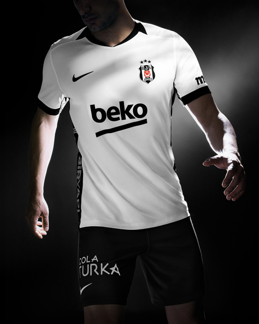 Beşiktaş yeni sezon formalarını tanıttı!