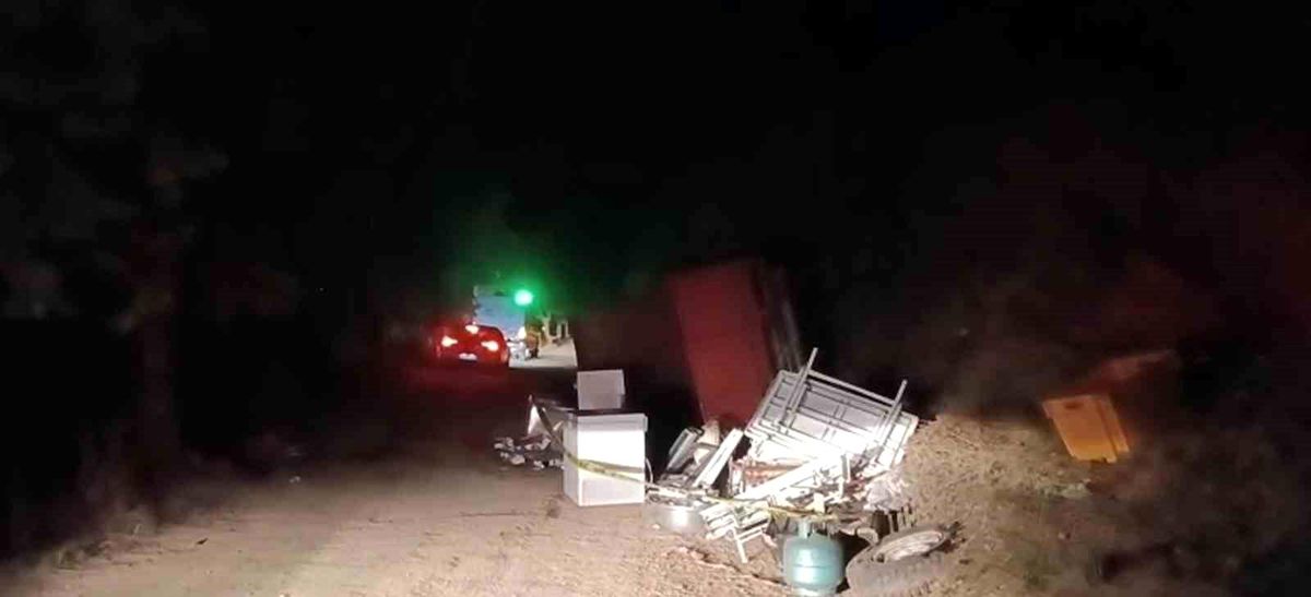 Yayla dönüşünde devrilen kamyonetteki 1 kişi hayatını kaybetti, 1 kişi yaralandı