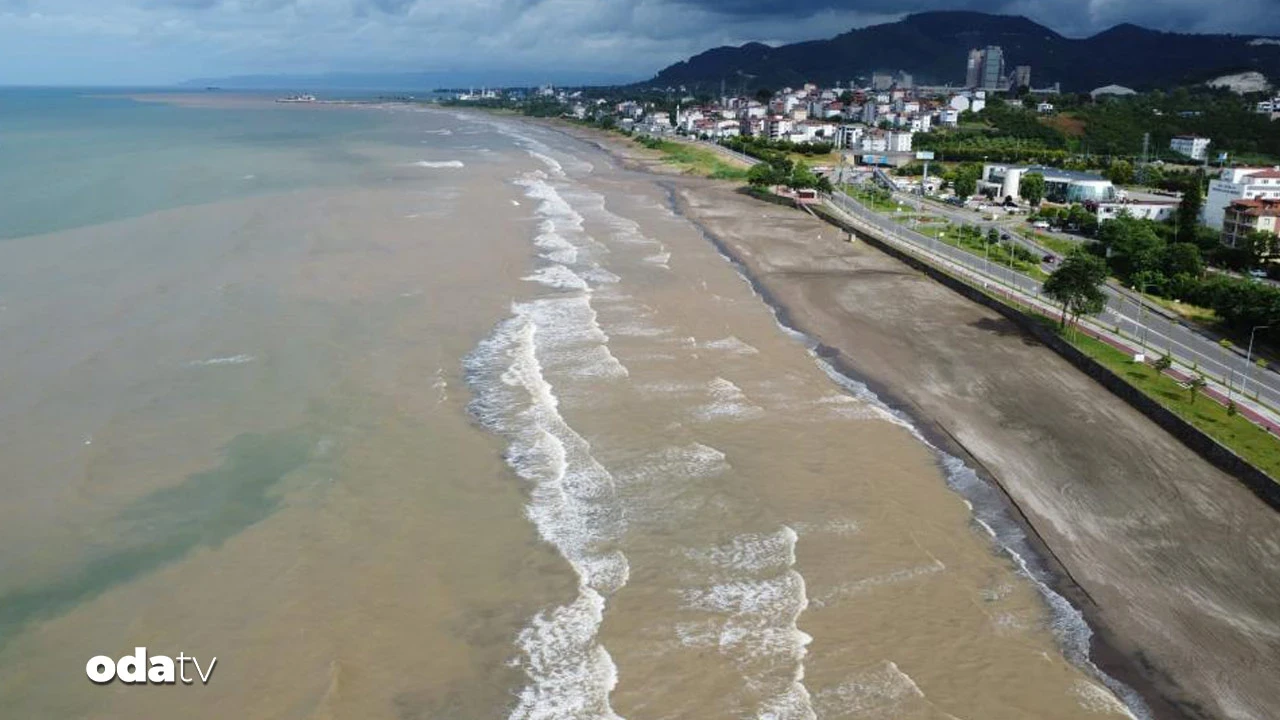 Karadeniz'in rengi değişti