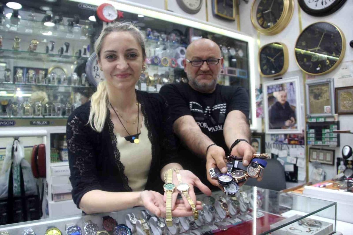 Babadan oğula 3 kuşaktır süren saatçiliğin 4'üncü kuşak kadın temsilcisi