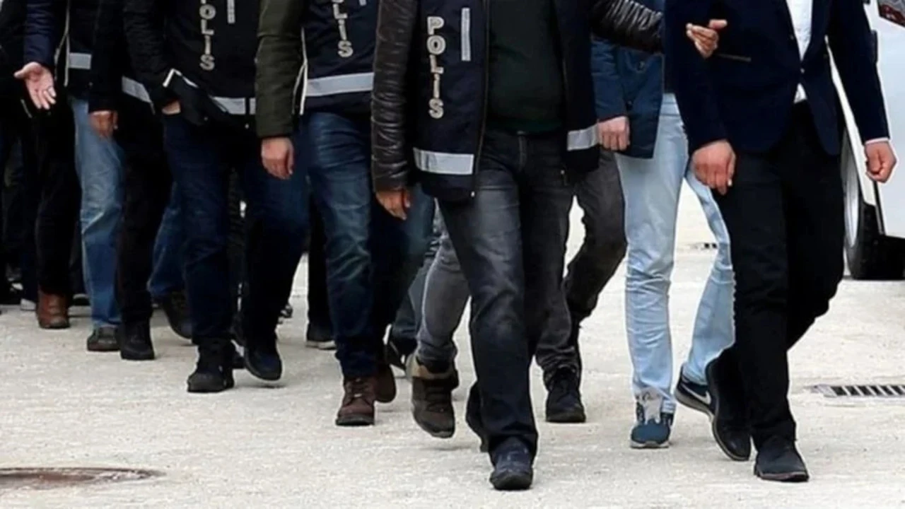 Ardahan'da firarilere operasyon: Çeşitli suçlardan aranan 39 kişi yakalandı