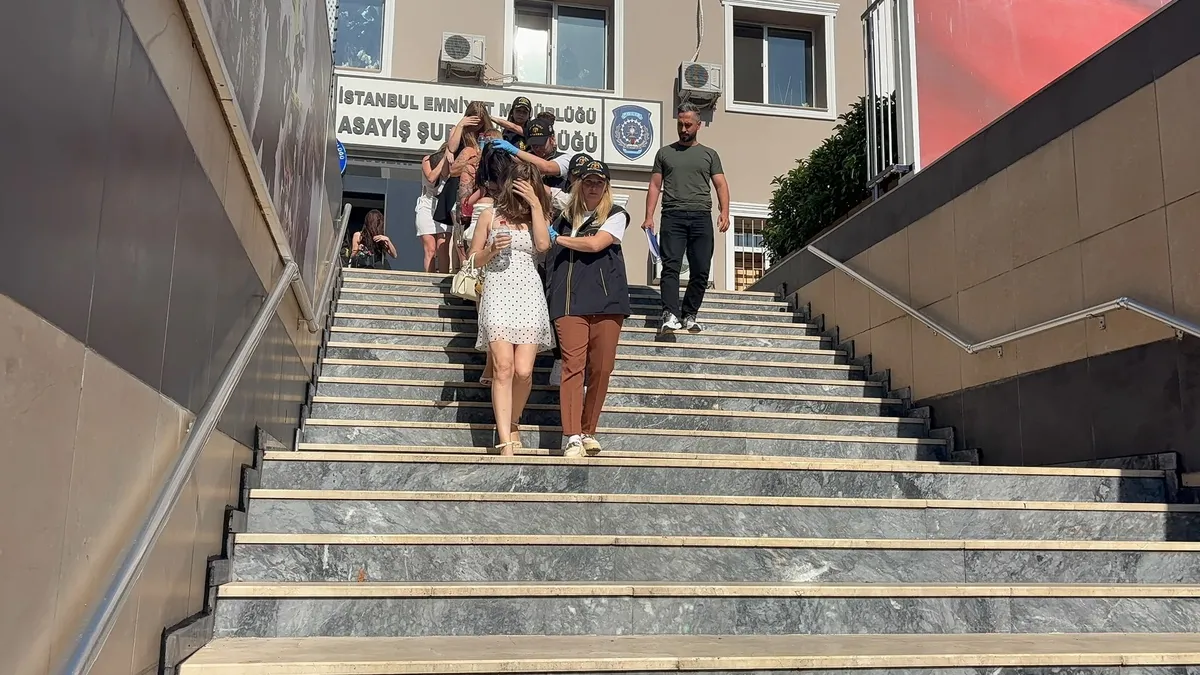 Mekanda sigortasız çalışıyorlardı: 12 kadın deport edilecek