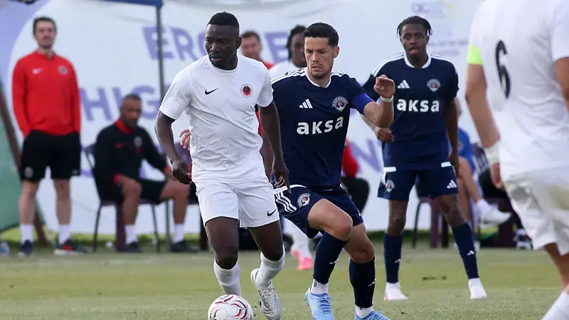Kasımpaşa, Erciyes kampındaki hazırlık maçında Gençlerbirliği'ni 3-0 mağlup etti