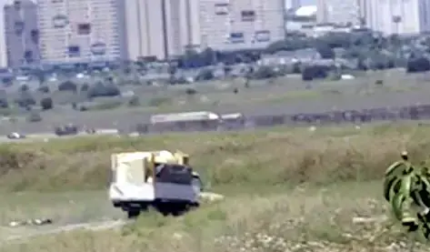 Avcılar’da atıkları boş araziye döküp yakan kamyonet şoförüne 50 bin lira ceza