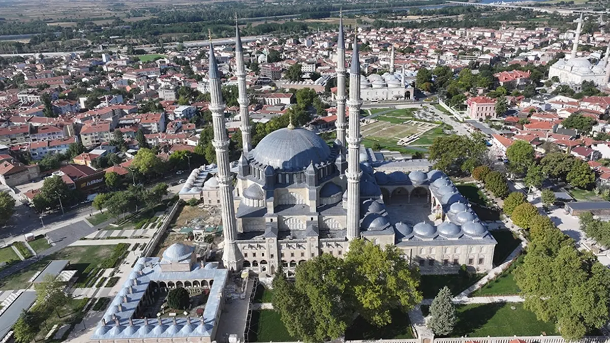 Selimiye Camisi yeniden ibadete açıldı! Bakan Ersoy: Milletimizin manevi hafızasının sembolüdür