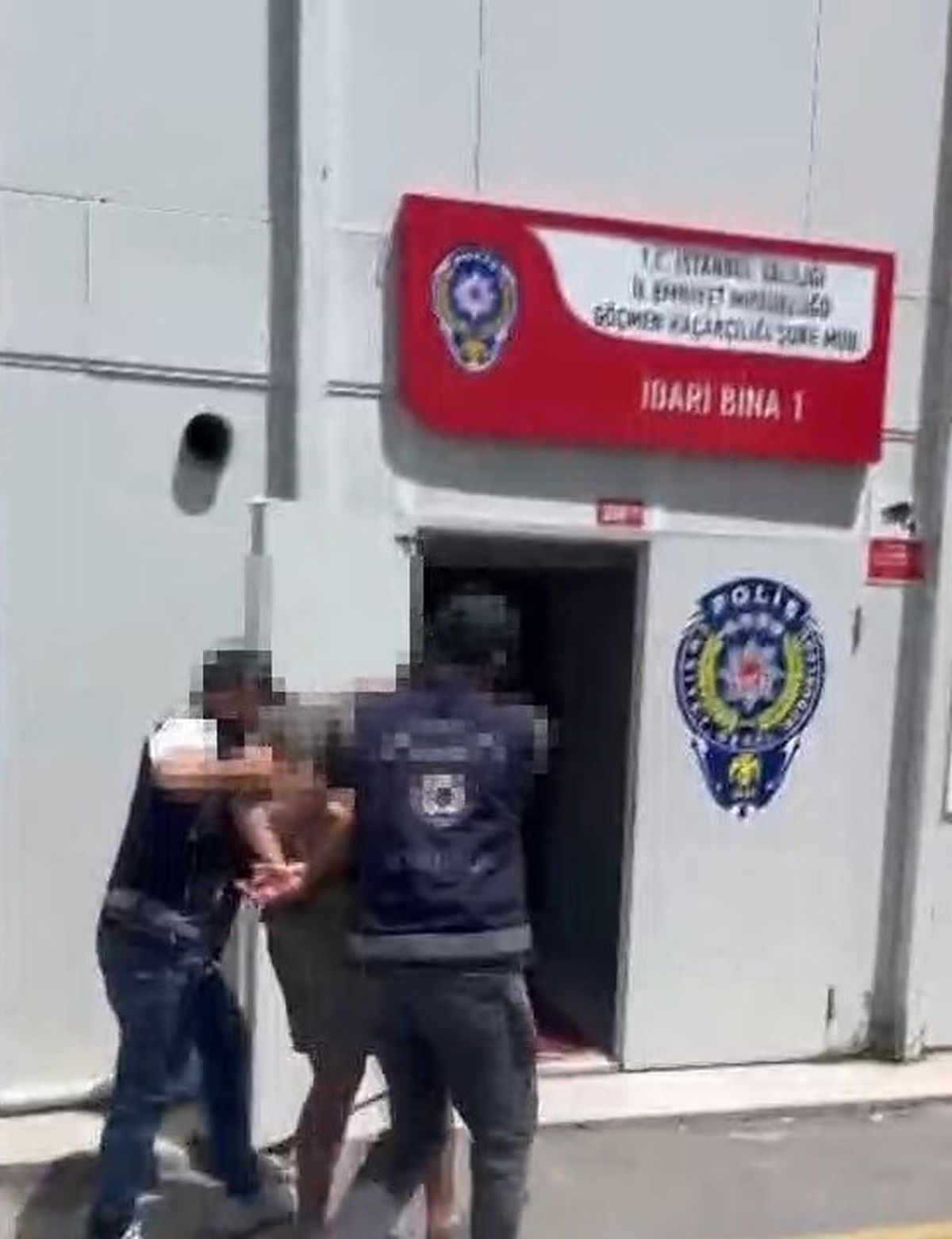 İran Uyruklu Şüpheli İstanbul Havalimanı'nda Yakalandı