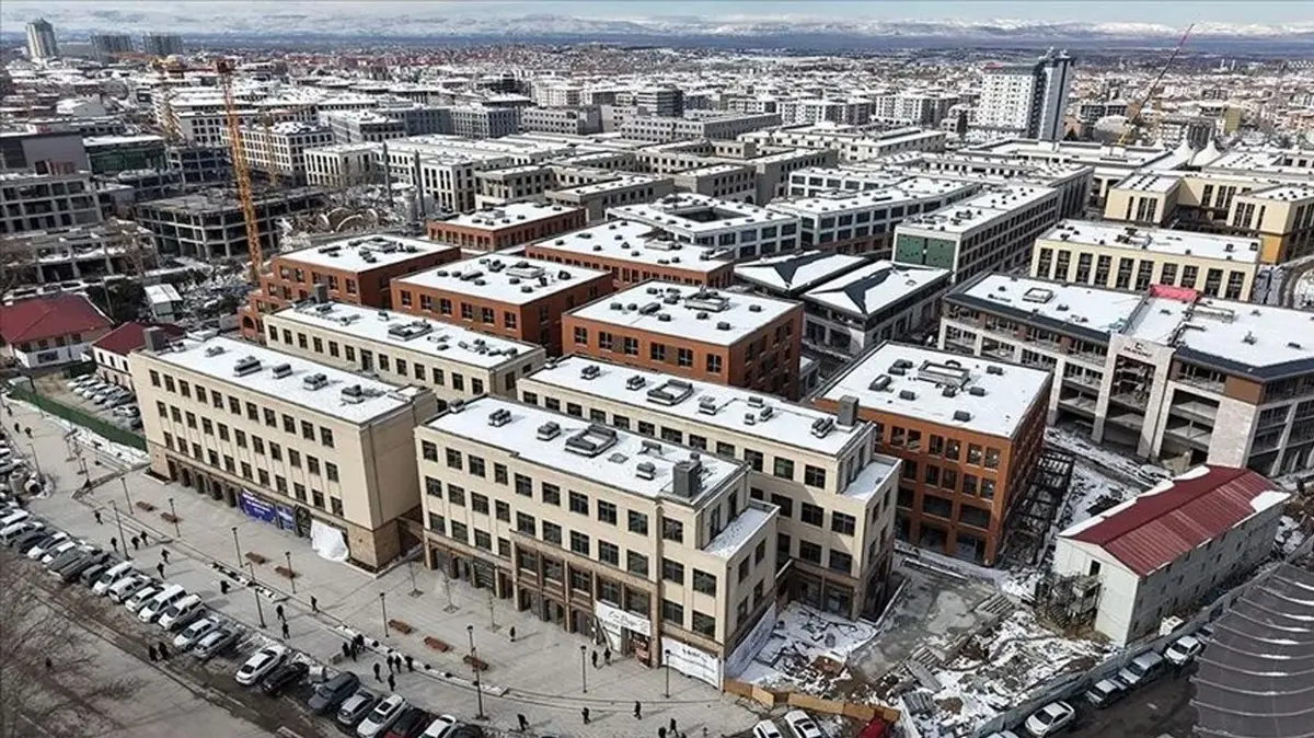 Darende esnafı güvenli iş yerlerine kavuşuyor: Yeni çarşıda inşaatın yüzde 85'i tamam
